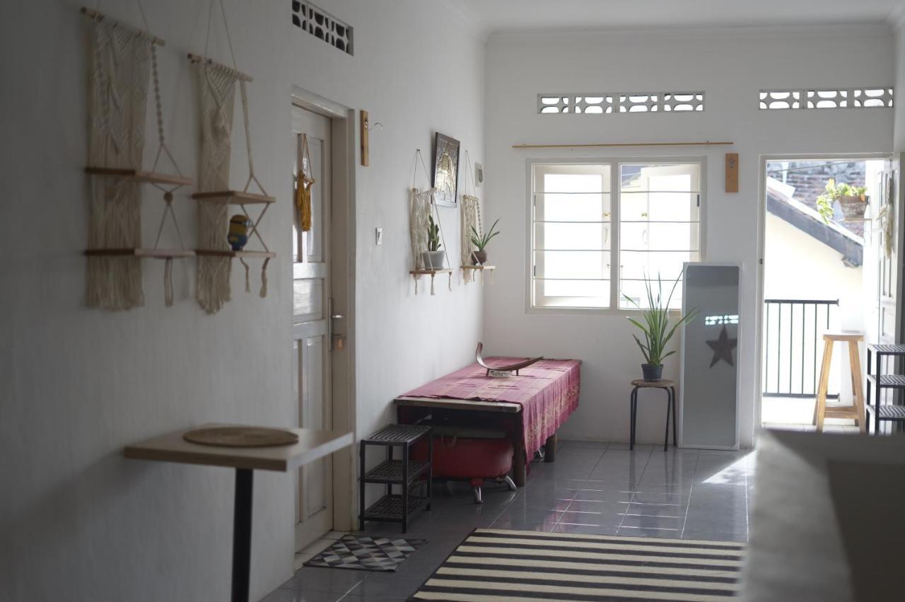 Oke Baik Hostel Γιογκιακάρτα Εξωτερικό φωτογραφία