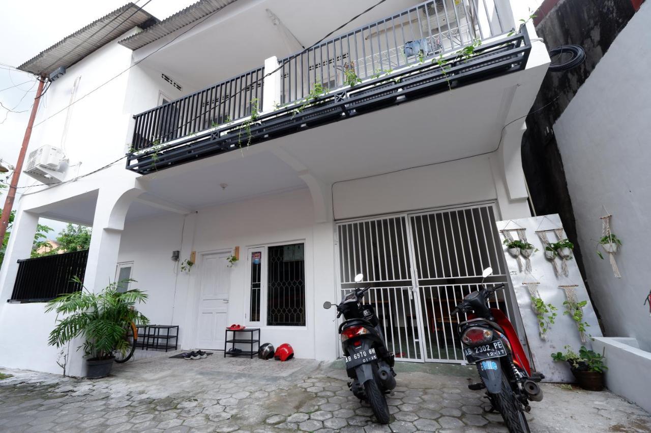 Oke Baik Hostel Γιογκιακάρτα Εξωτερικό φωτογραφία